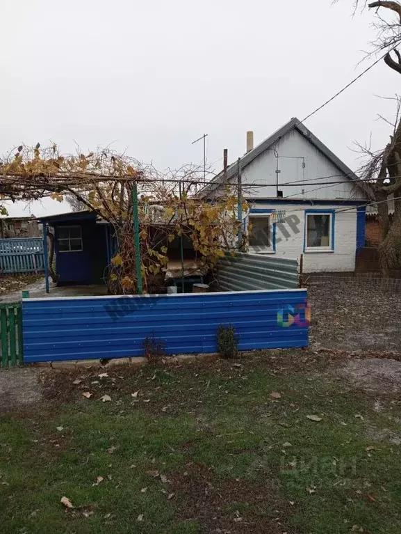 Дом в Калмыкия, Городовиковский район, с. Виноградное Пролетарская ул. ... - Фото 1