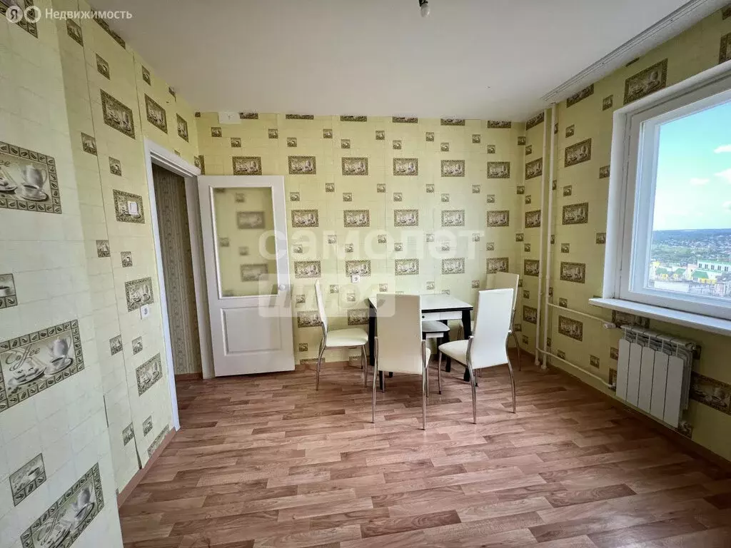 3-комнатная квартира: Жилина, улица Генерала Лаврова, 10 (77 м) - Фото 1