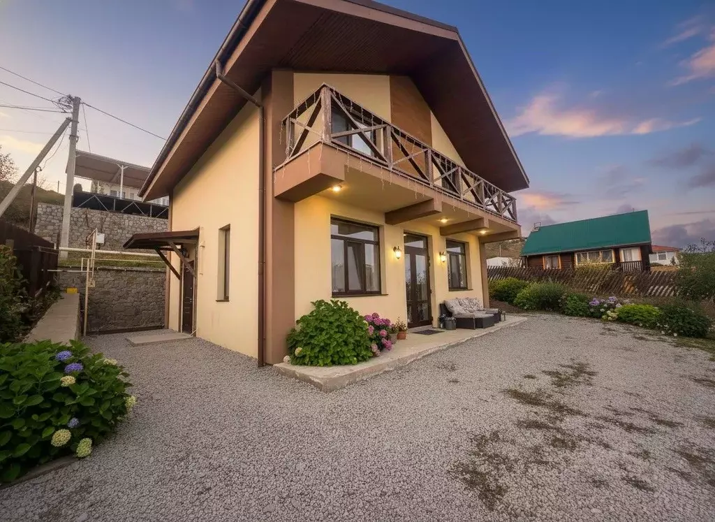 Дом в Крым, Алушта муниципальный округ, с. Лучистое пер. Волшебный, ... - Фото 1