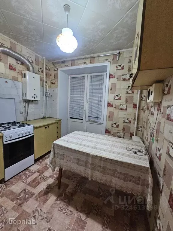 3-к кв. Астраханская область, Астрахань ул. Ахшарумова, 4 (60.0 м) - Фото 1