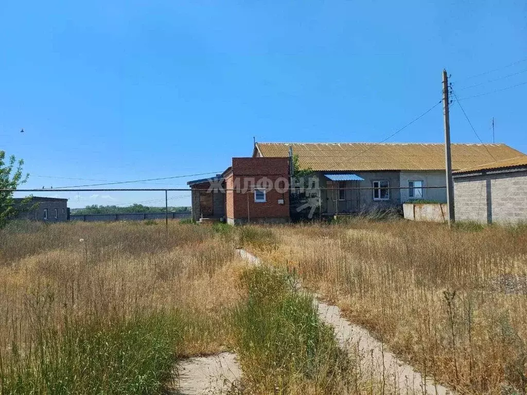 Дом в Астраханская область, Икрянинский район, с. Житное ул. Ватутина ... - Фото 2