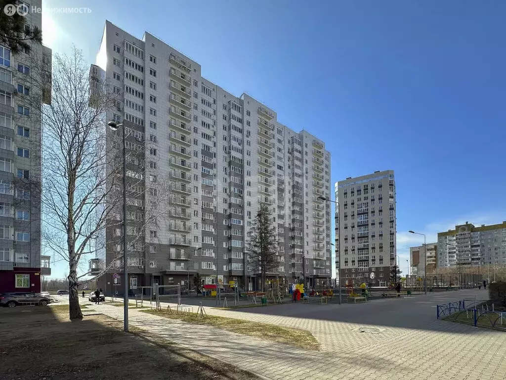 3-комнатная квартира: Омск, улица Конева, 8 (81.9 м) - Фото 0