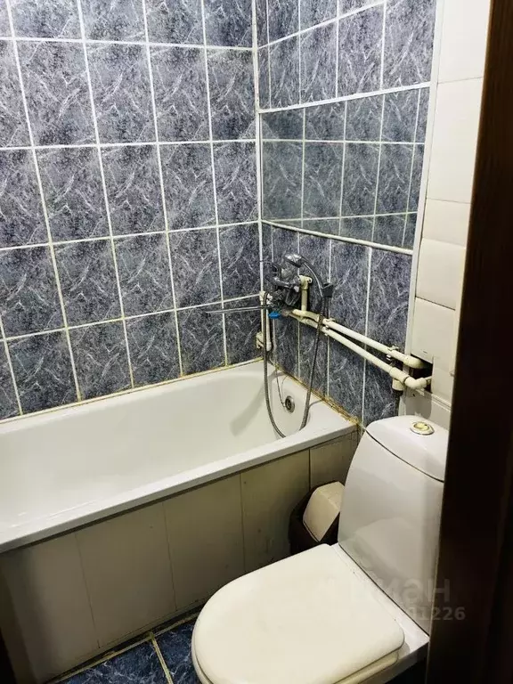 2-к кв. Омская область, Омск Береговой мкр, Школьная ул., 1 (42.3 м) - Фото 1