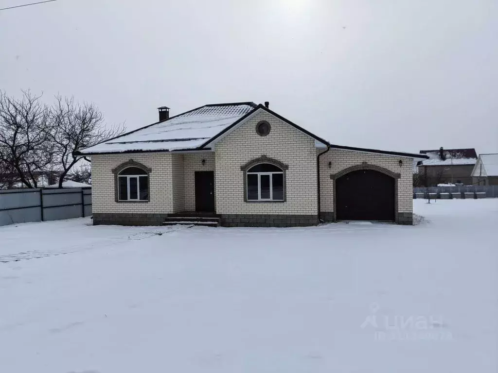 Дом в Белгородская область, Белгородский район, Тавровское с/пос, с. ... - Фото 0