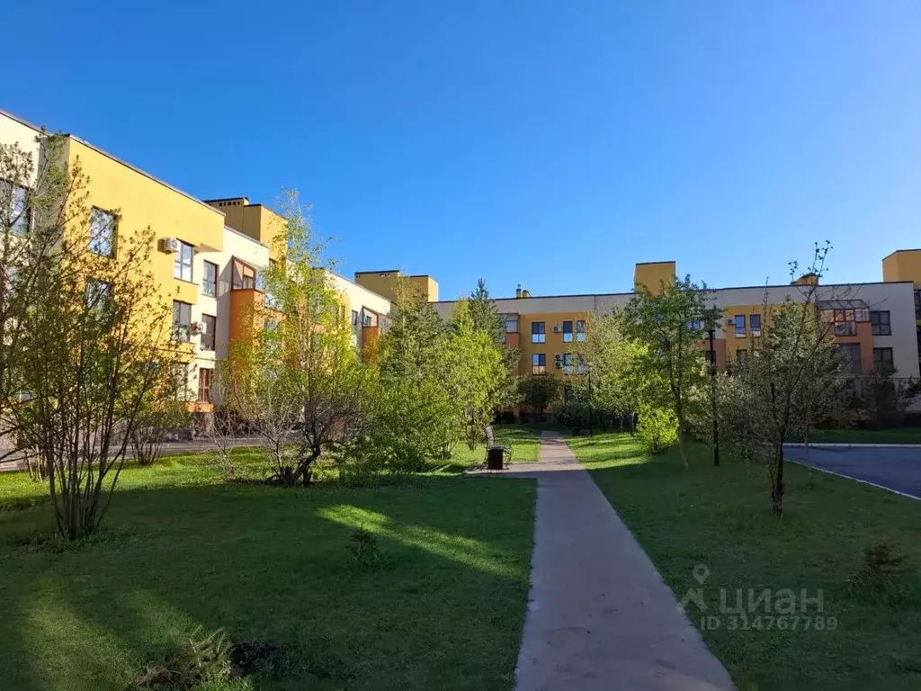 2-к кв. Башкортостан, Уфа ул. Тальковая, 40 (70.47 м) - Фото 0