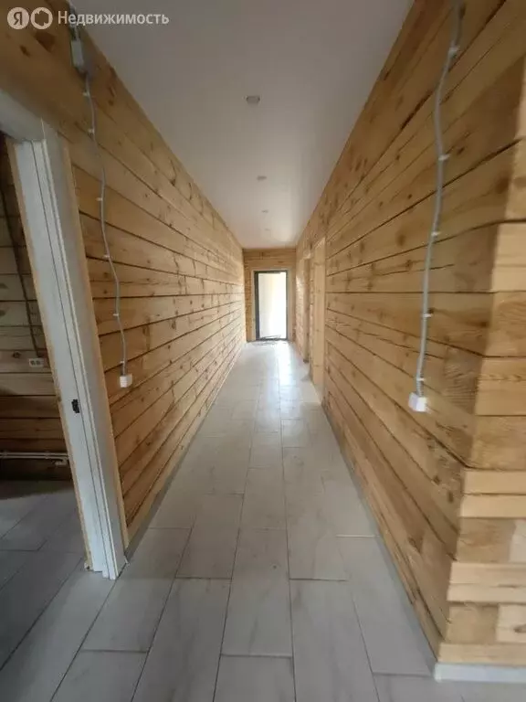 Дом в село Максимовщина, Ромашковая улица (200 м) - Фото 1