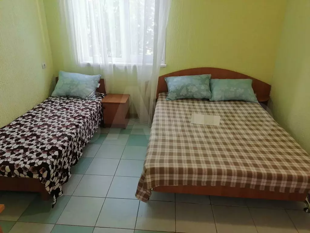 Комната 45 м в 2-к., 1/1 эт. - Фото 1