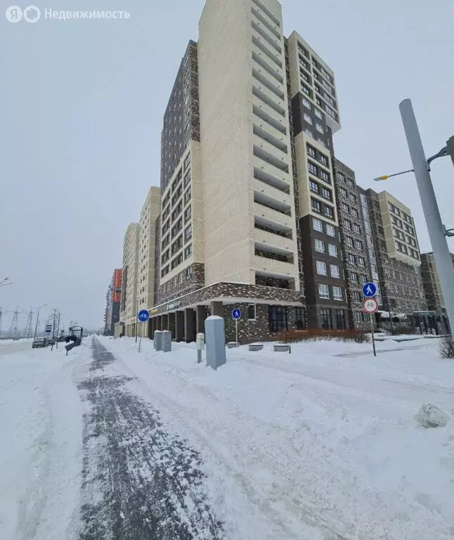 3-комнатная квартира: Екатеринбург, улица Чемпионов, 3 (76 м) - Фото 1