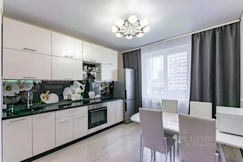 2-к кв. Свердловская область, Екатеринбург ул. Чкалова, 242 (63.0 м) - Фото 1