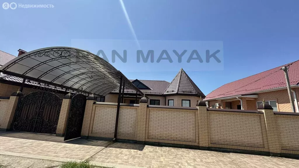 Дом в Белореченск, улица Таманской Армии, 209 (180.9 м) - Фото 1