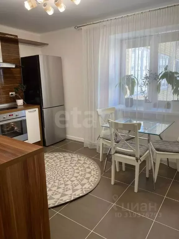 2-к кв. Тюменская область, Тюмень ул. Ю.-Р.Г. Эрвье, 10 (48.0 м) - Фото 0