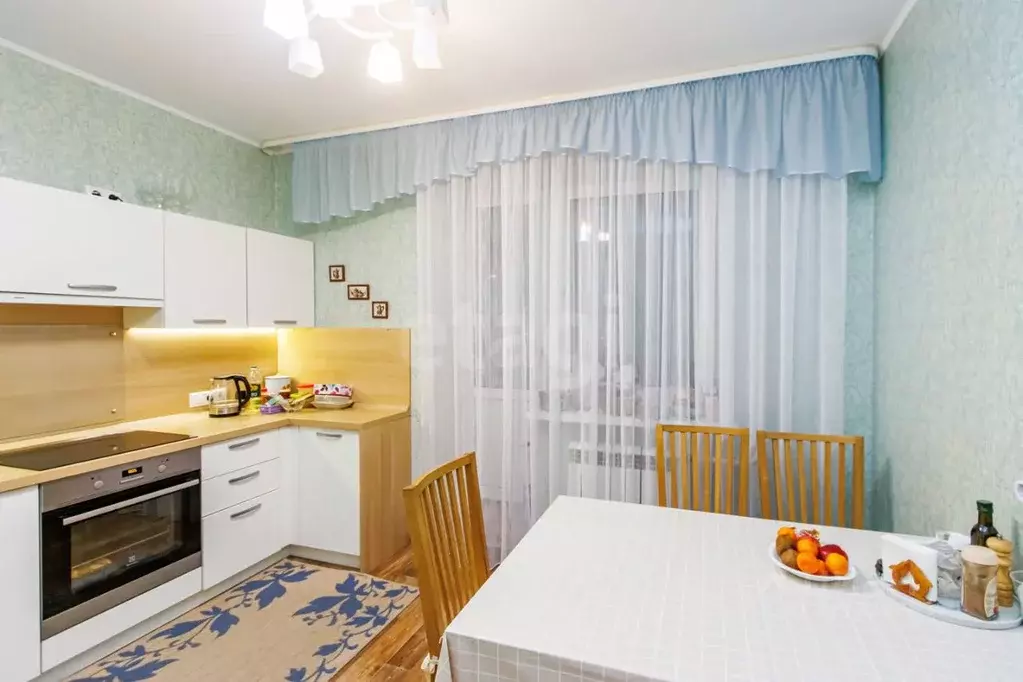 1-к кв. Тюменская область, Тюмень ул. Арктическая, 7 (41.0 м) - Фото 1