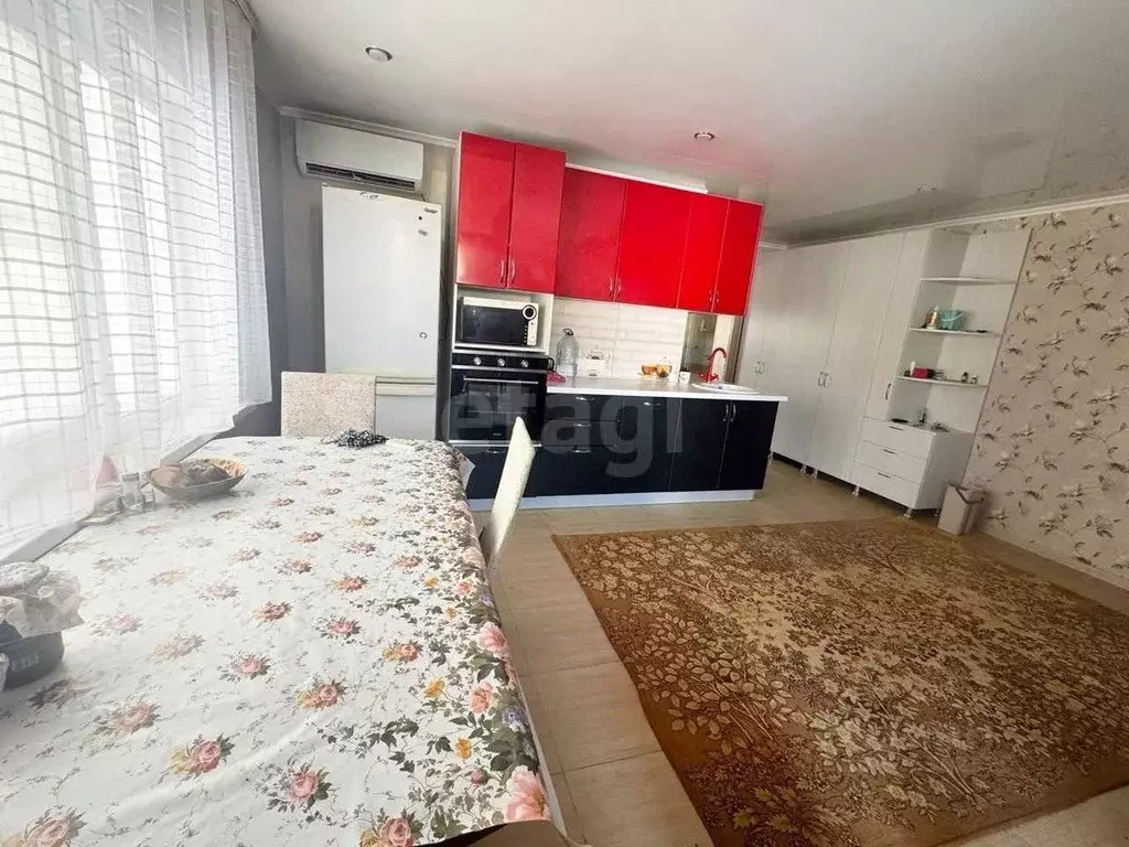 Дом в Астраханская область, Лиманский район, с. Яр-Базар ул. Иванова, ... - Фото 1