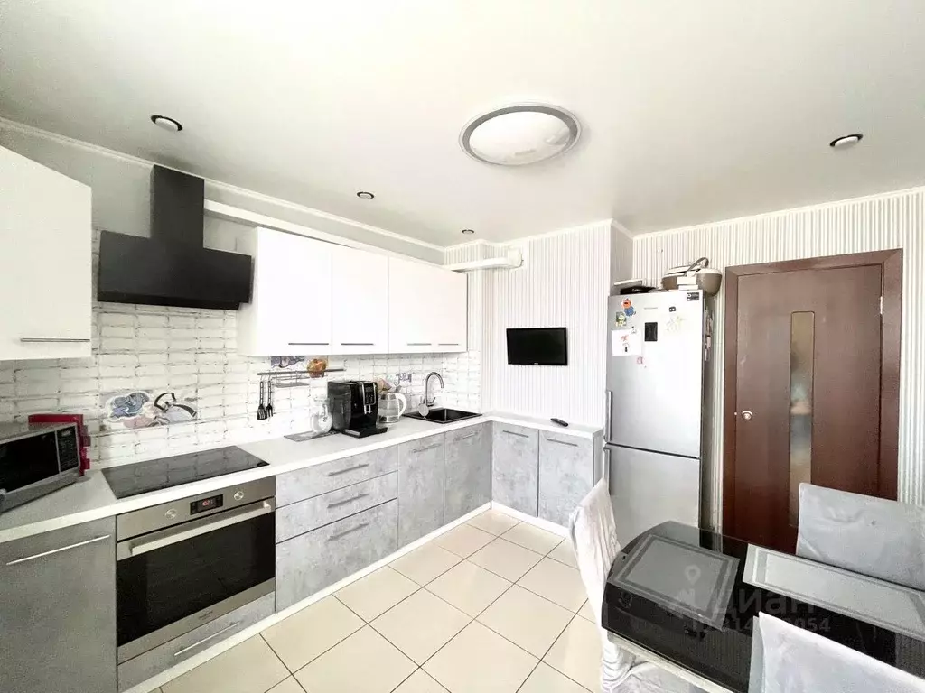 2-к кв. Татарстан, Казань ул. Виктора Сажинова, 7/11 (63.0 м) - Фото 0
