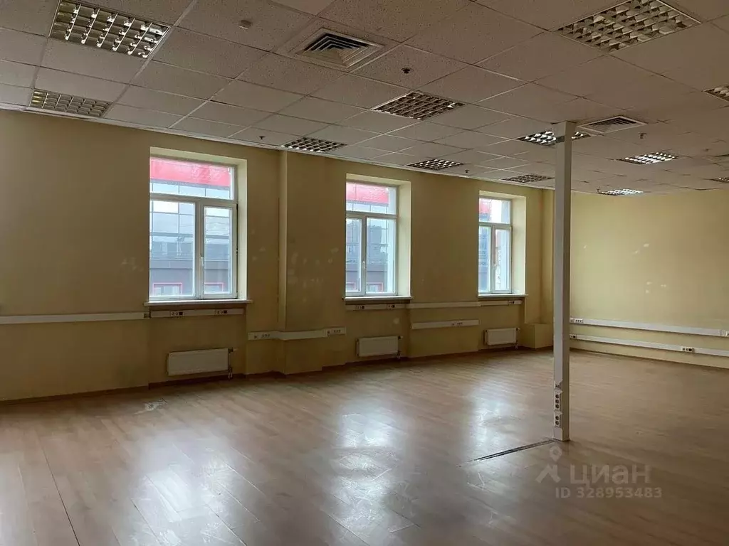 Офис в Санкт-Петербург пл. Конституции, 1 (731 м) - Фото 1