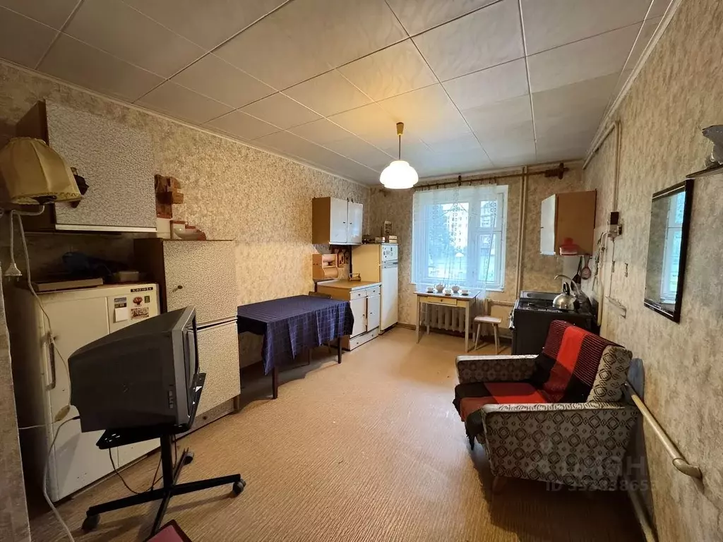 2-к кв. Ленинградская область, Тихвин ул. Связи, 8 (52.0 м) - Фото 1