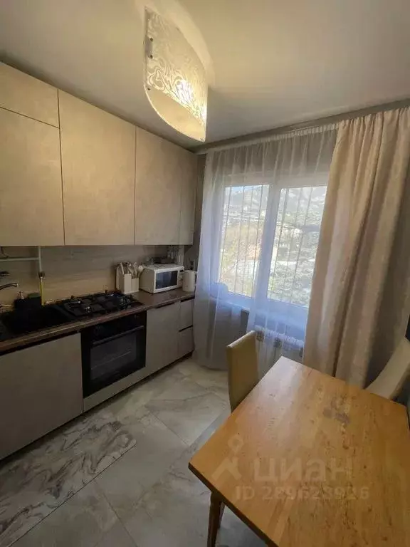 2-к кв. Крым, Ялта ул. Московская, 53 (48.0 м) - Фото 0