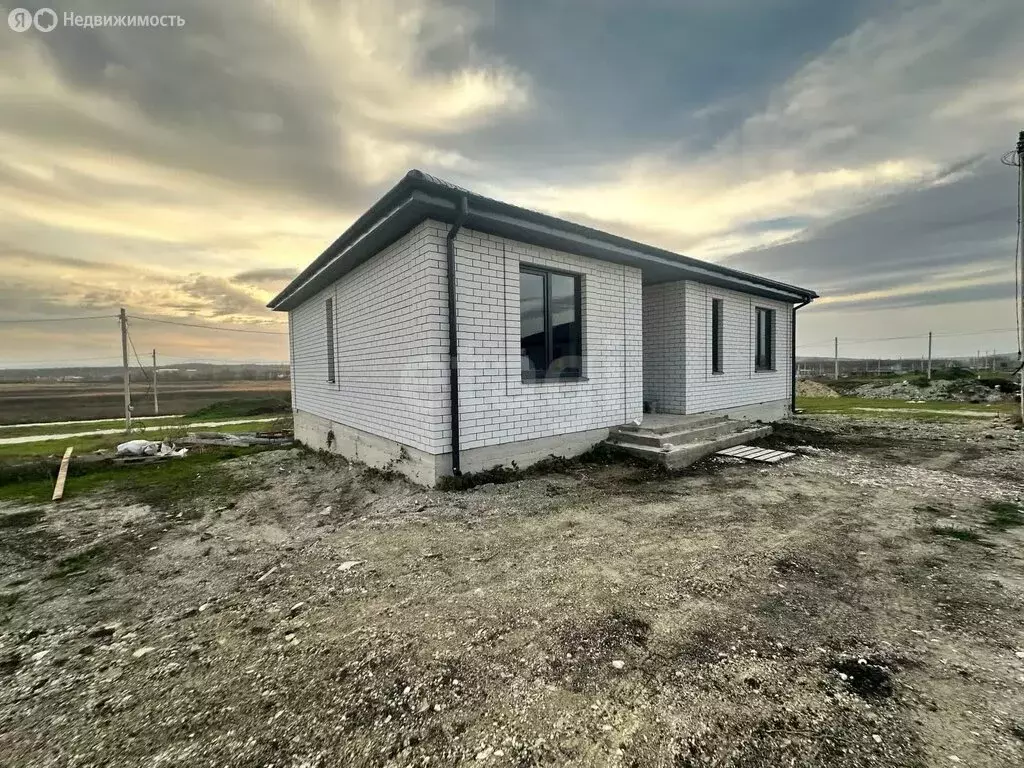 Дом в Семигорский, улица имени Михаила Романенко (90 м) - Фото 1