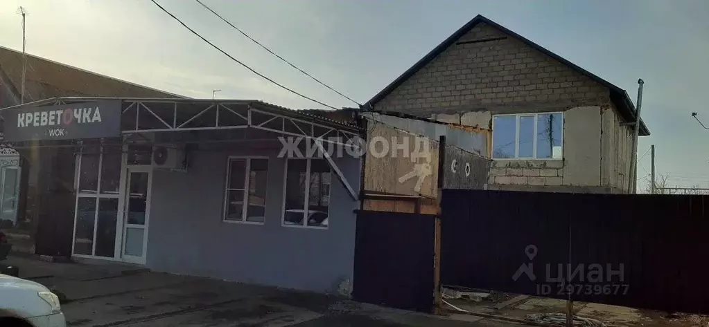 Дом в Астраханская область, Камызяк ул. Ленина (140 м) - Фото 0