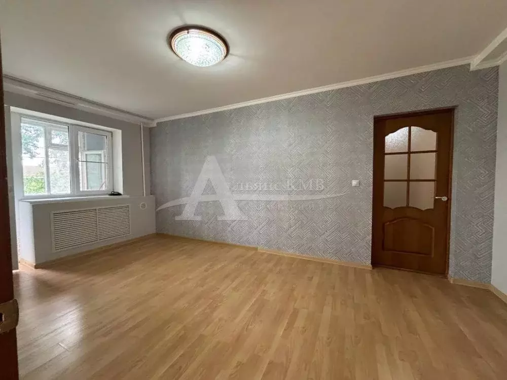 Продаётся 4-к квартира, 56 м - Фото 1