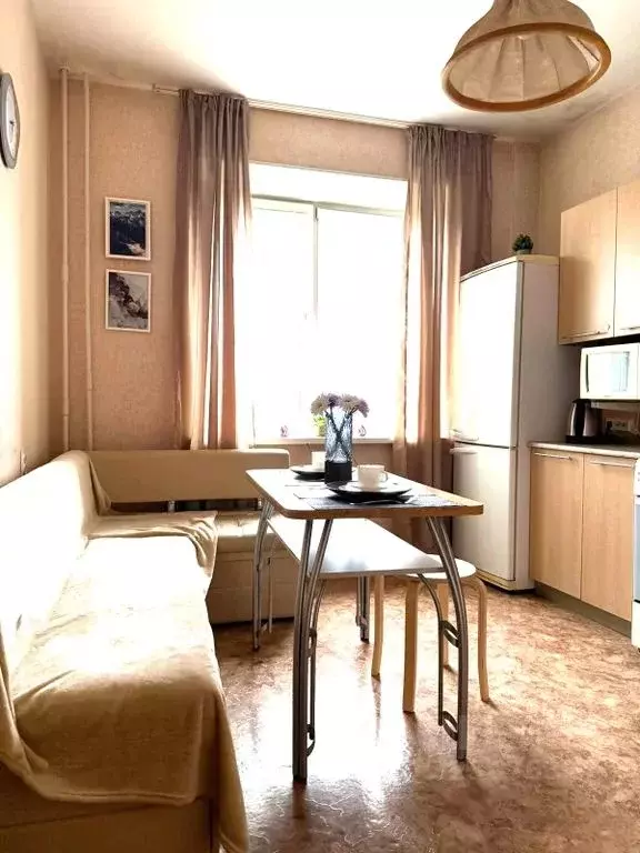 1-к кв. Челябинская область, Челябинск Салютная ул., 10 (42.0 м) - Фото 2