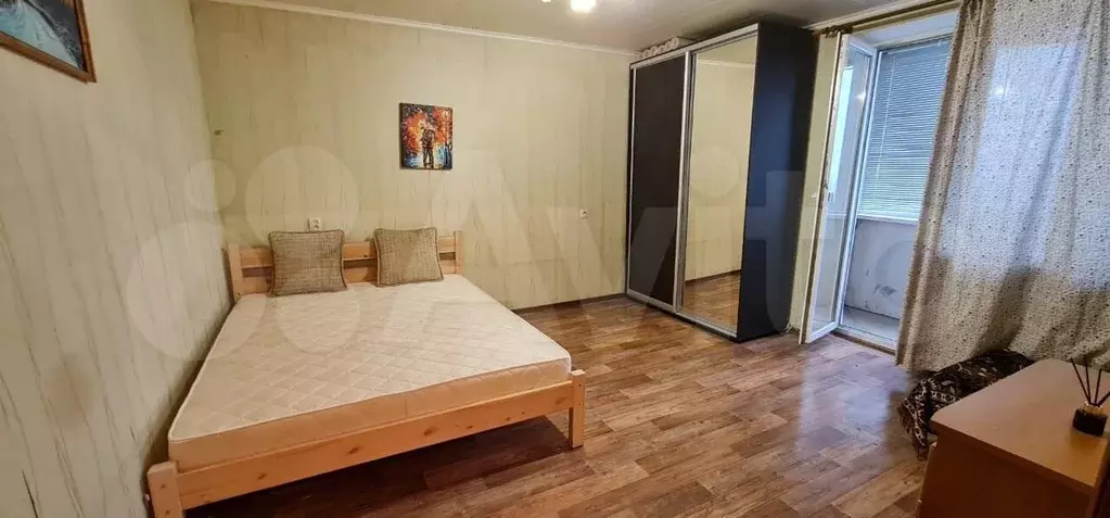 Комната 22 м в 3-к., 2/3 эт. - Фото 0