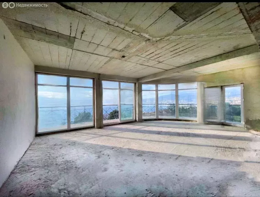 3-комнатная квартира: посёлок городского типа Восход, улица Авроры, 58 ... - Фото 0