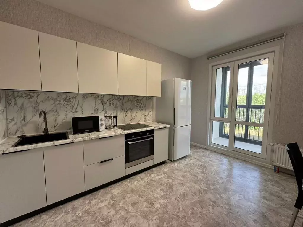 3-к кв. Татарстан, Казань ул. Братьев Батталовых, 27к2 (80.0 м) - Фото 1