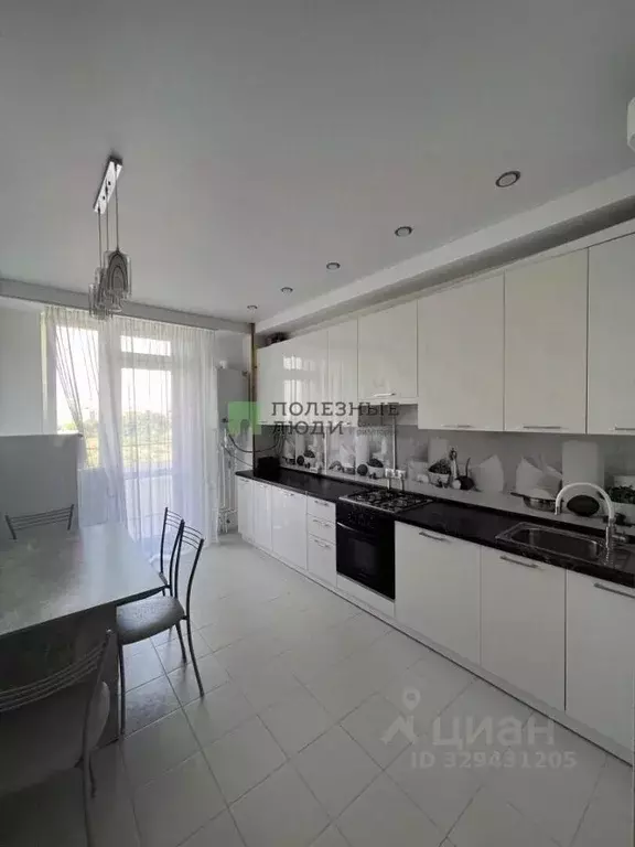 2-к кв. Севастополь просп. Победы, 29А (64.0 м) - Фото 1