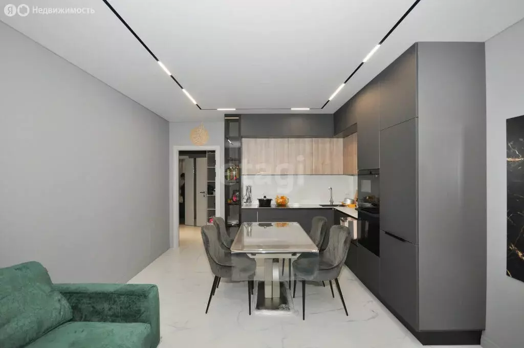 3-комнатная квартира: Южно-Сахалинск, улица Алексея Максимовича ... - Фото 2