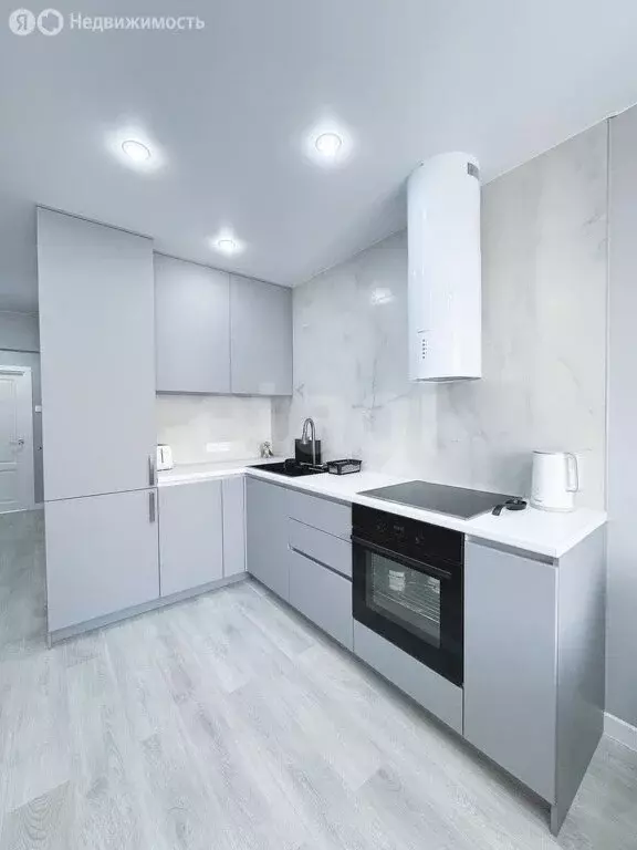 3-комнатная квартира: Томск, улица Андрея Крячкова, 17 (80.2 м) - Фото 1