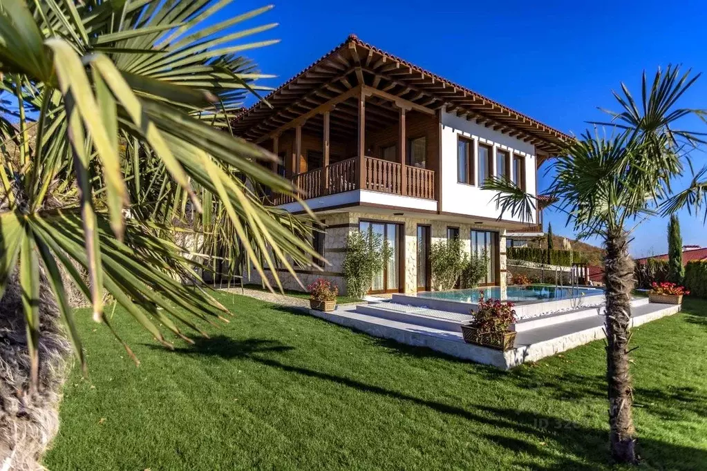 Дом в Краснодарский край, Сочи Миндальная ул., 17 (180 м) - Фото 1