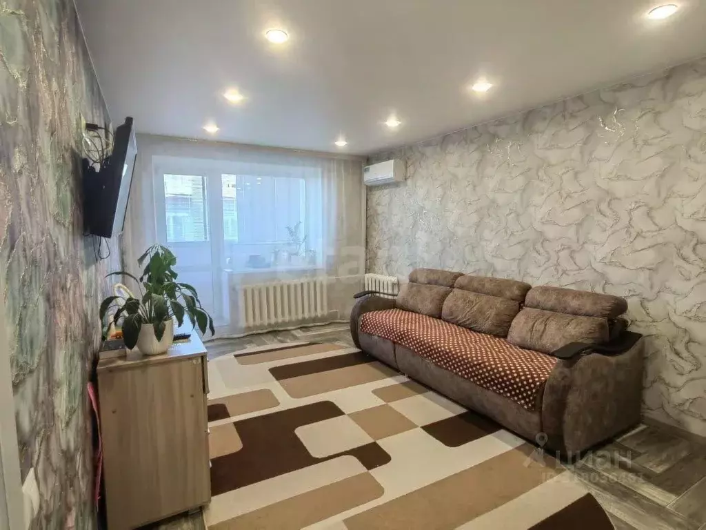 2-к кв. Амурская область, Белогорск ул. Кирова, 43 (49.2 м) - Фото 0