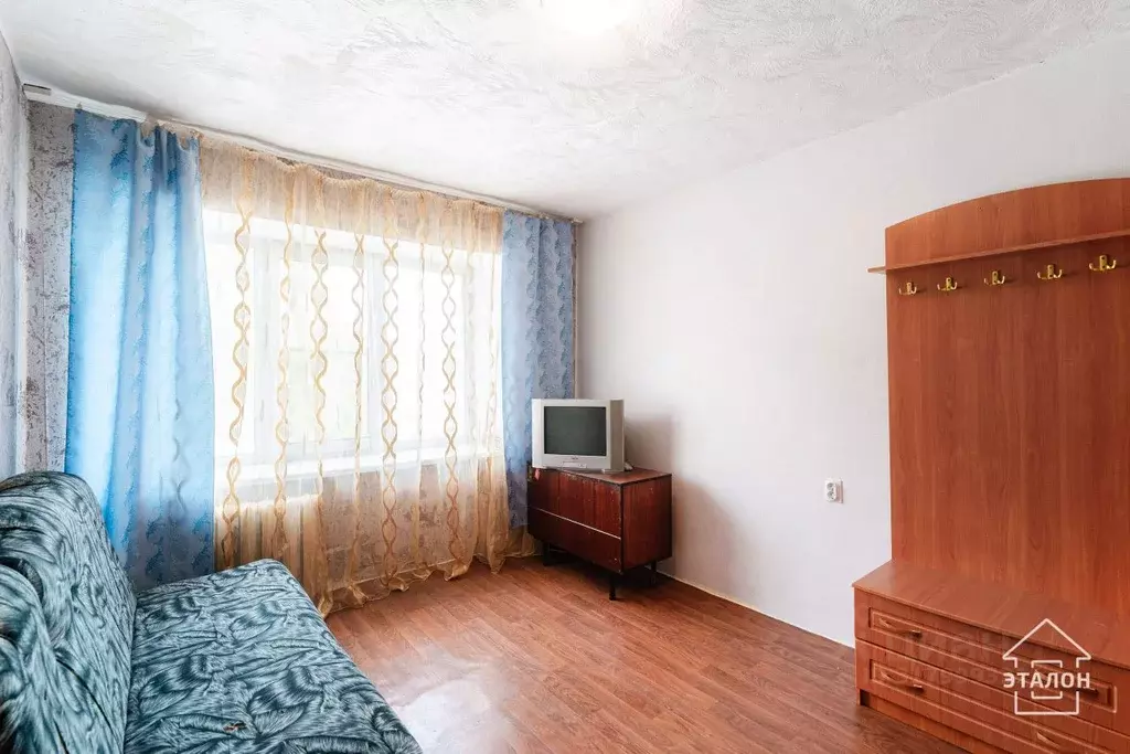 Комната Омская область, Омск Октябрьская ул., 120А (12.4 м) - Фото 2