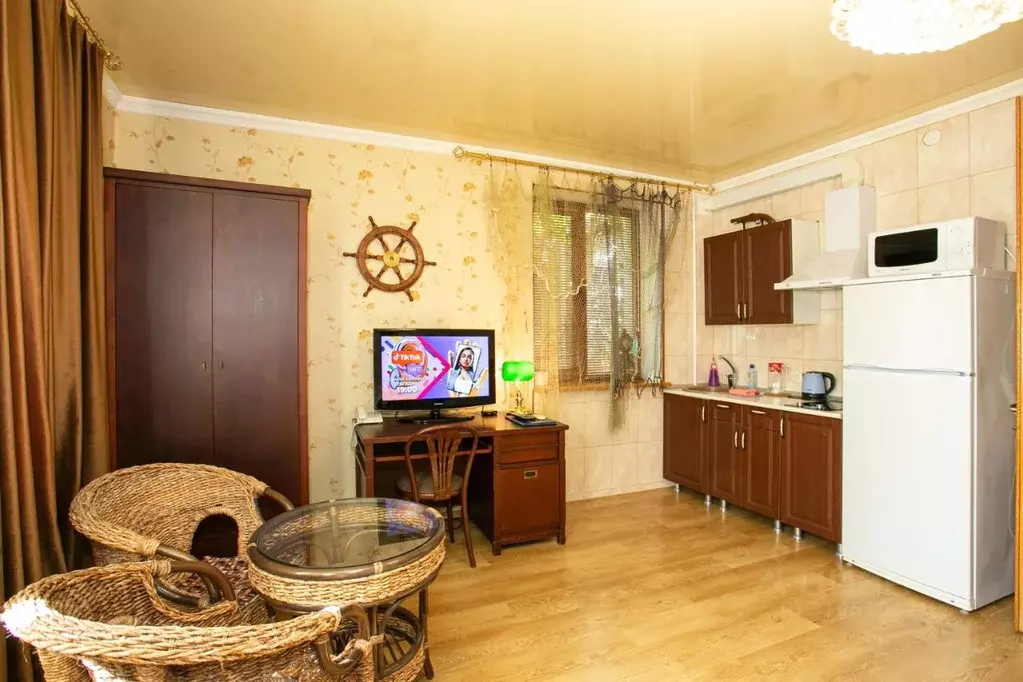 1-к кв. Крым, Феодосия ул. Суворовская, 34 (32.0 м) - Фото 1