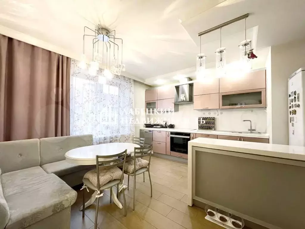3-к. квартира, 90 м, 3/8 эт. - Фото 1