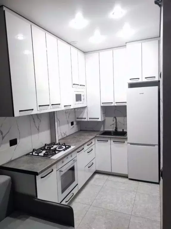 1-к кв. Крым, Феодосия ш. Симферопольское, 48к1 (32.9 м) - Фото 2