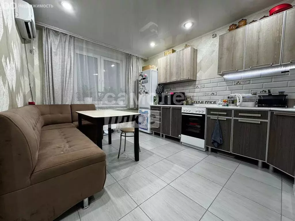 1-комнатная квартира: Медведево, посёлок городского типа Медведево, ... - Фото 1