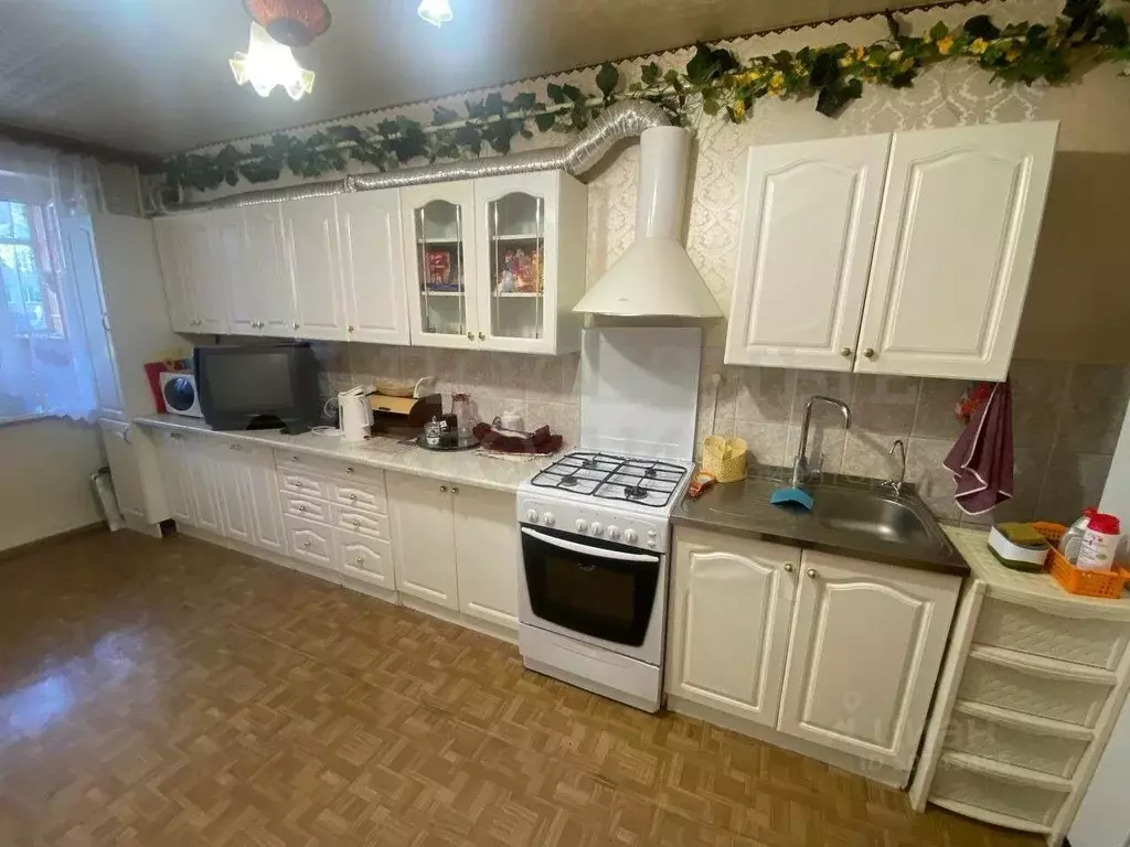 3-к кв. Новгородская область, Боровичи Южная ул., 8 (104.6 м) - Фото 0