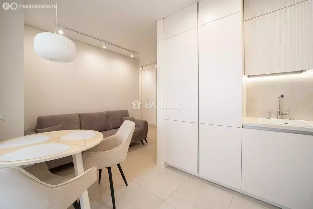 1-комнатная квартира: Калининград, Аэропортная улица, 11 (45 м) - Фото 1