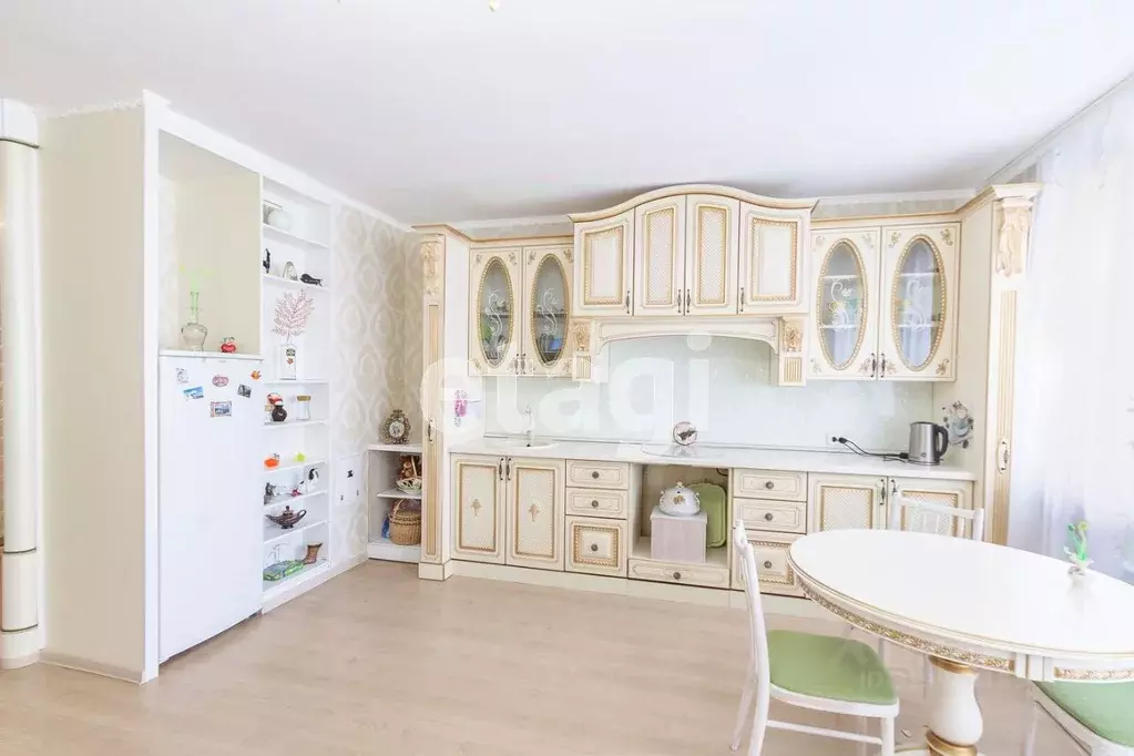 3-к кв. Омская область, Омск Пригородная ул., 23к3 (80.1 м) - Фото 1