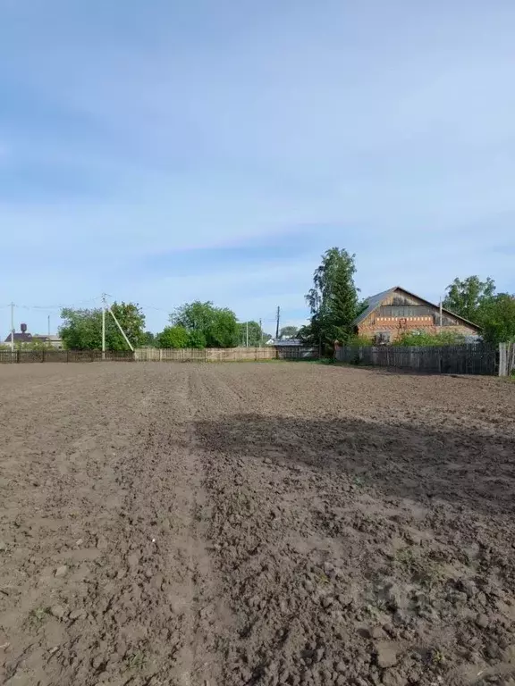 Участок в Омская область, Омский район, с. Красноярка ул. Островского ... - Фото 0