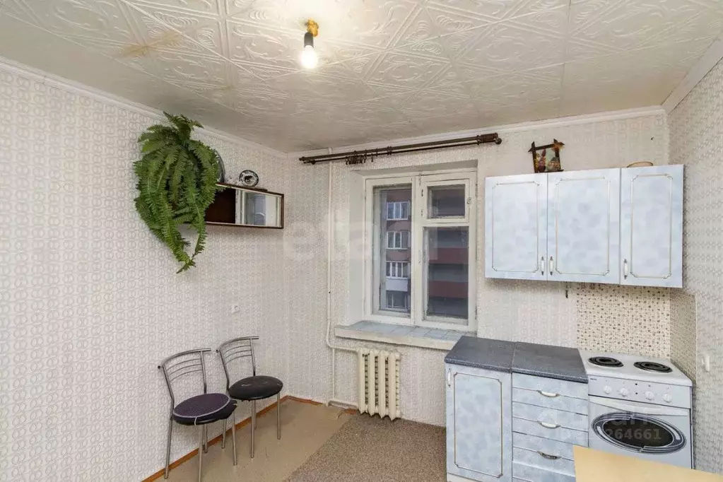 Комната Тюменская область, Тюмень ул. 50 лет Октября, 62а (12.0 м) - Фото 1