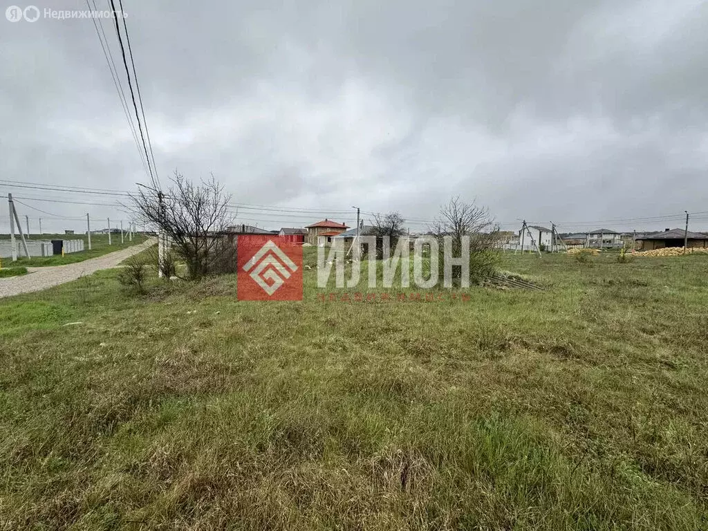 Участок в Мирное, улица Володи Дубинина (6 м) - Фото 1
