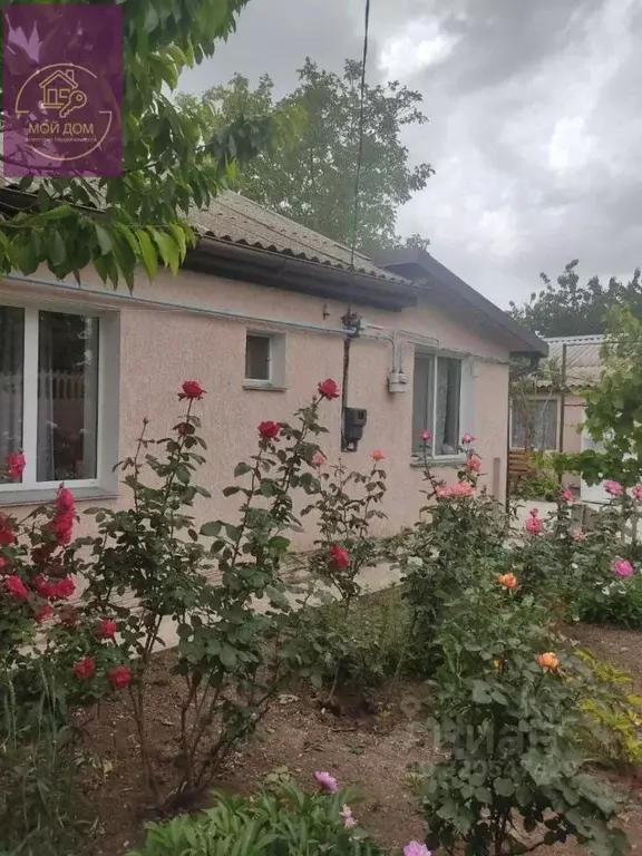 Дом в Крым, Сакский район, с. Добрушино ул. Гагарина, 2 (50 м) - Фото 1