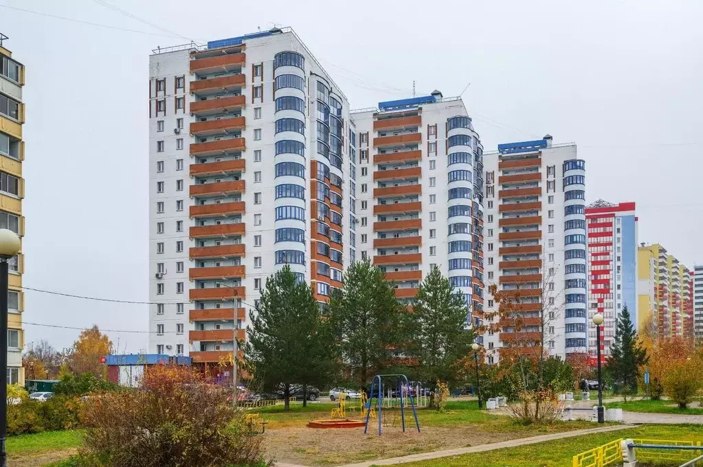 2-к кв. Кировская область, Киров ул. Чистопрудненская, 1 (56.8 м) - Фото 2