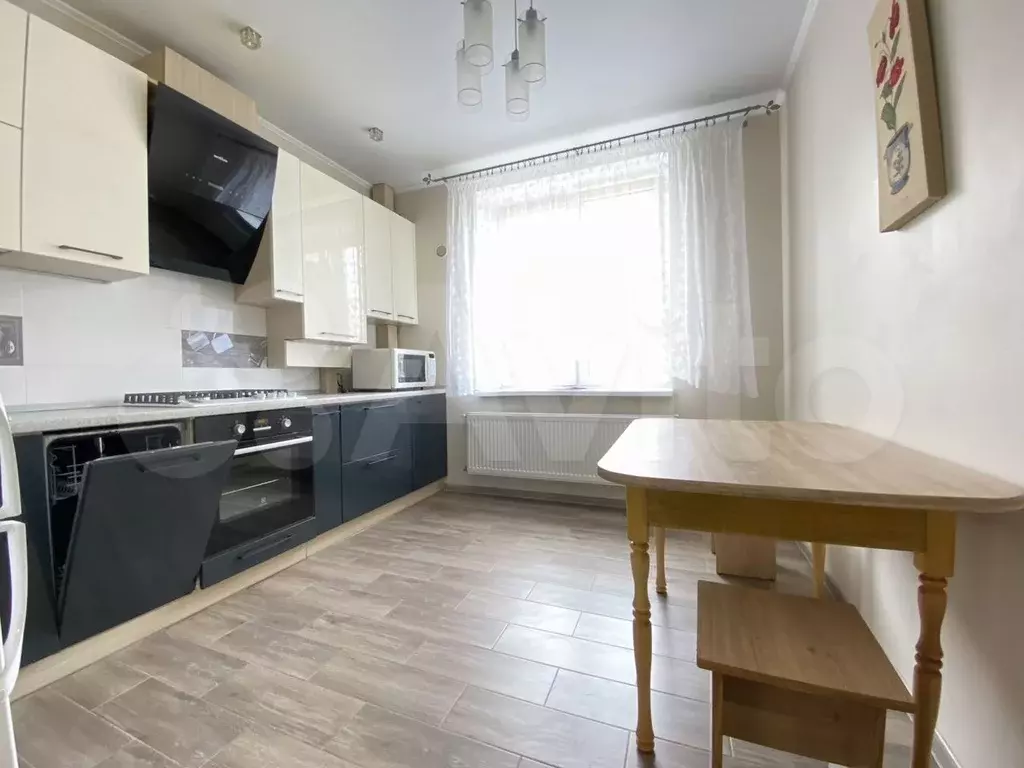 2-к. квартира, 66 м, 2/8 эт. - Фото 0