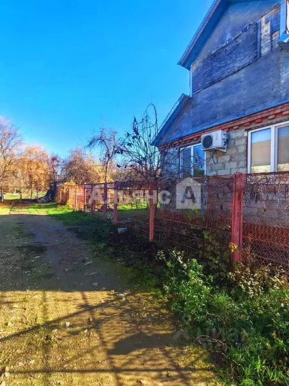 Дом в Краснодарский край, Усть-Лабинск Механизатор общество, проезд ... - Фото 0