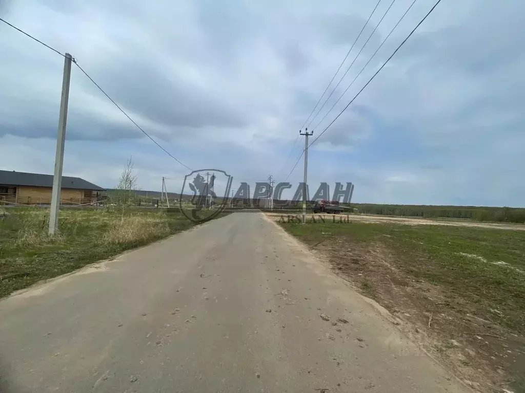 Участок в Татарстан, Лаишевский район, с. Среднее Девятово  (10.0 ... - Фото 1