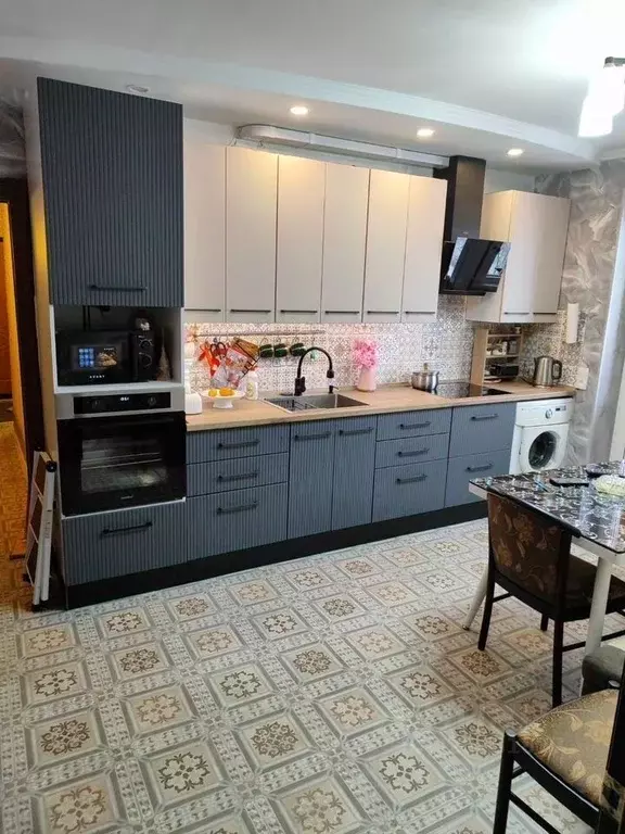 2-к кв. Ленинградская область, Кириши Плавницкий бул., 2 (58.0 м) - Фото 1